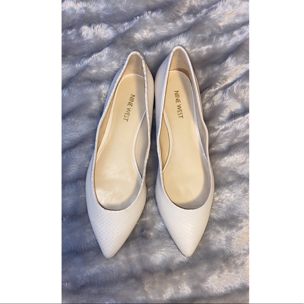 Nine West Pointed Flats